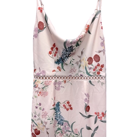 KEEPSAKE
Indulge Midi Dress Blush Botanic Floral - Picture 10 of 10